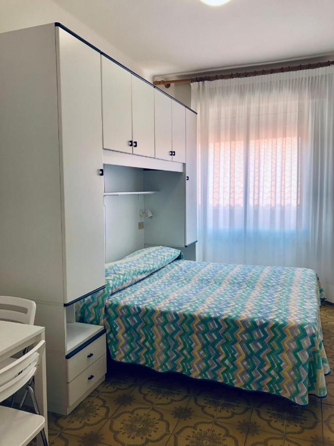Albergo Elena Garni Каорле Экстерьер фото