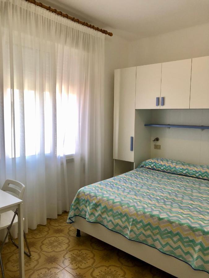 Albergo Elena Garni Каорле Экстерьер фото